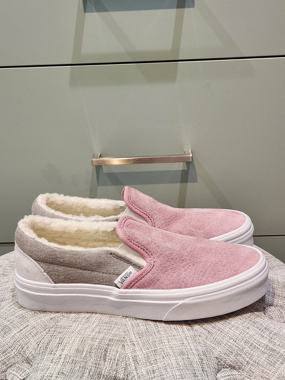 Vans Slip-On Pig Suede Sherpa-Lined Pink and Gray Size 5